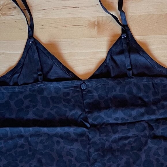 Women's Dress - Picture 5 of 9